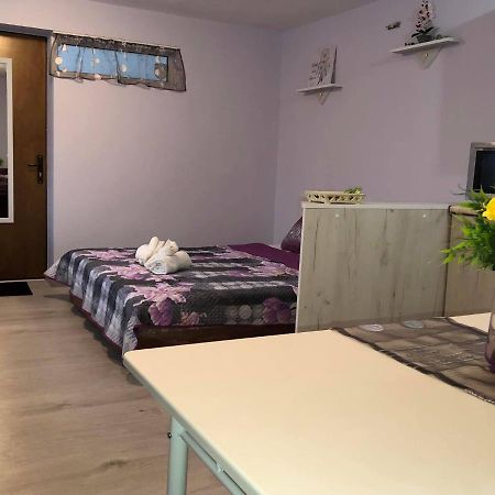 Comfy Studio Apartment By The Flower Market Varna Eksteriør billede