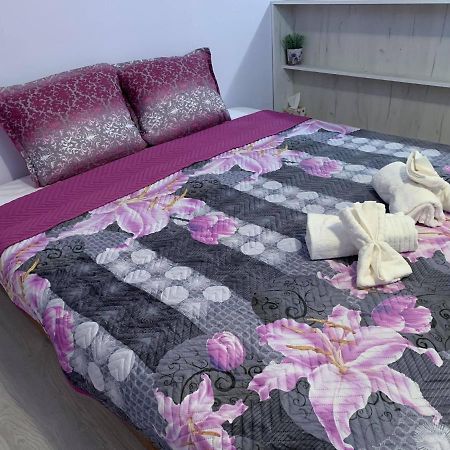 Comfy Studio Apartment By The Flower Market Varna Eksteriør billede