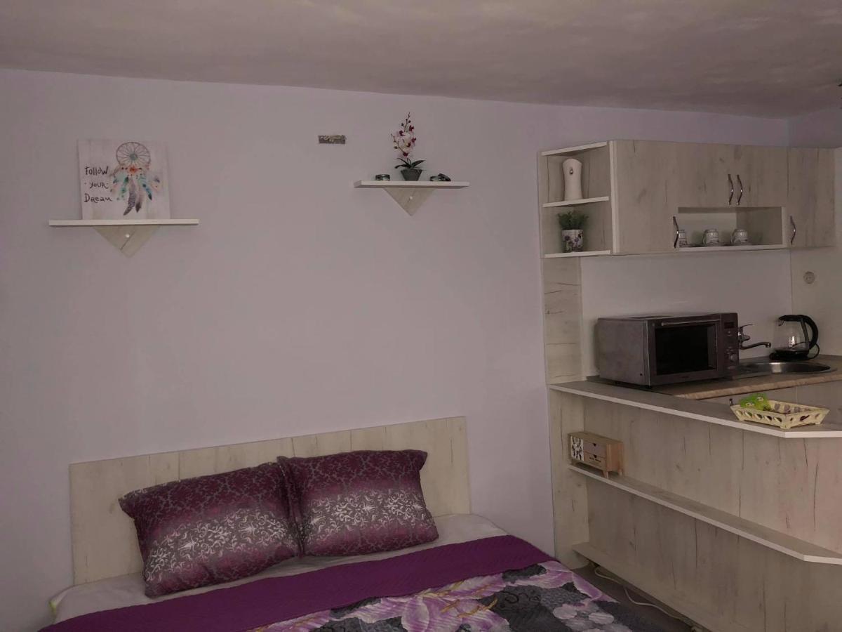 Comfy Studio Apartment By The Flower Market Varna Eksteriør billede